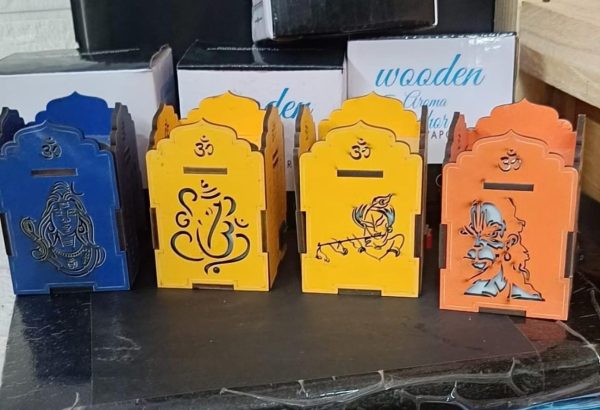 Wooden Small Kapoor Dani